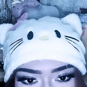 Y2K hellokitty beanie great for autumn and winter
